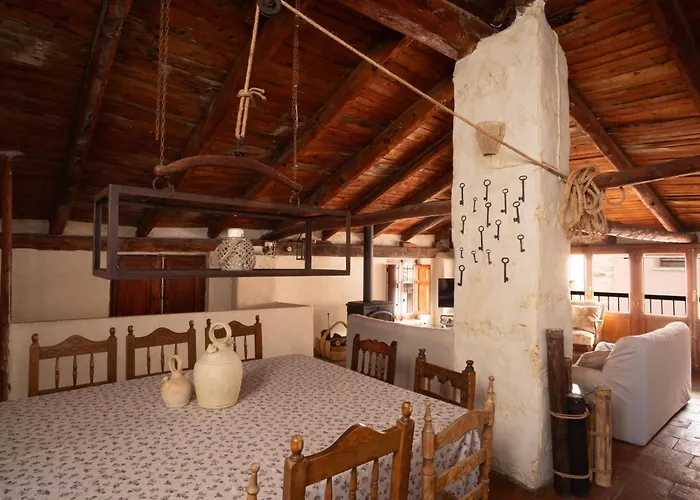 La Casa Amarilla